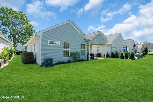 46 Goldensprings Drive, Lakewood, NJ 08701