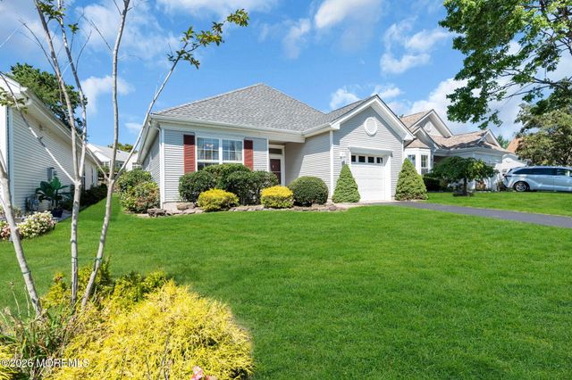 46 Goldensprings Drive, Lakewood, NJ 08701