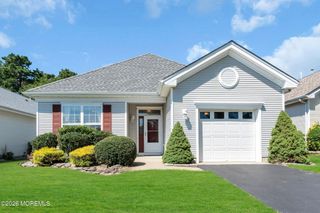 46 Goldensprings Drive, Lakewood, NJ 08701