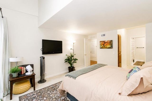 25912 Hayward Boulevard 215, Hayward, CA 94542
