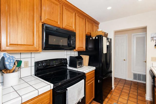 25912 Hayward Boulevard 215, Hayward, CA 94542
