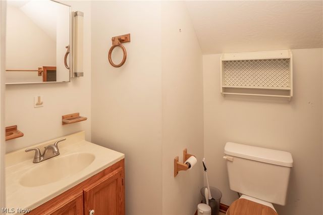 1761 Shaw Avenue, Akron, OH 44305