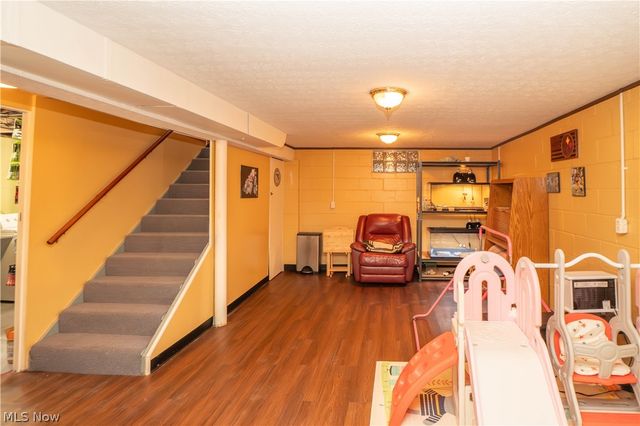 1761 Shaw Avenue, Akron, OH 44305