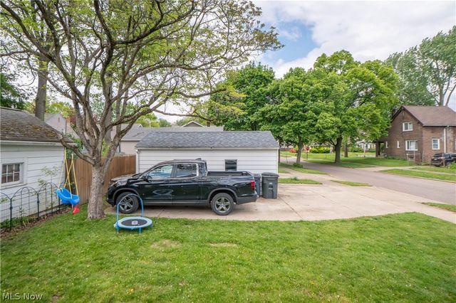 1761 Shaw Avenue, Akron, OH 44305