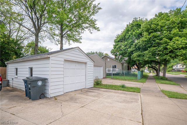 1761 Shaw Avenue, Akron, OH 44305