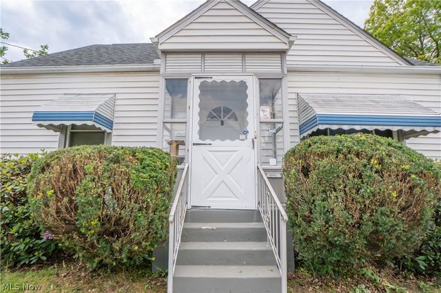 1761 Shaw Avenue, Akron, OH 44305