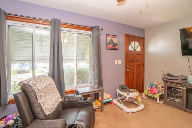 1761 Shaw Avenue, Akron, OH 44305