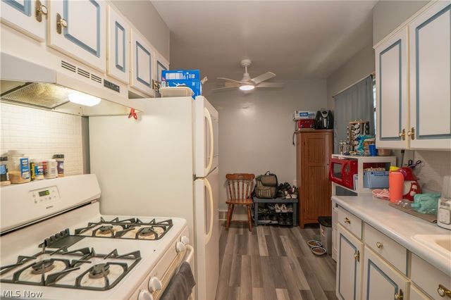 1761 Shaw Avenue, Akron, OH 44305