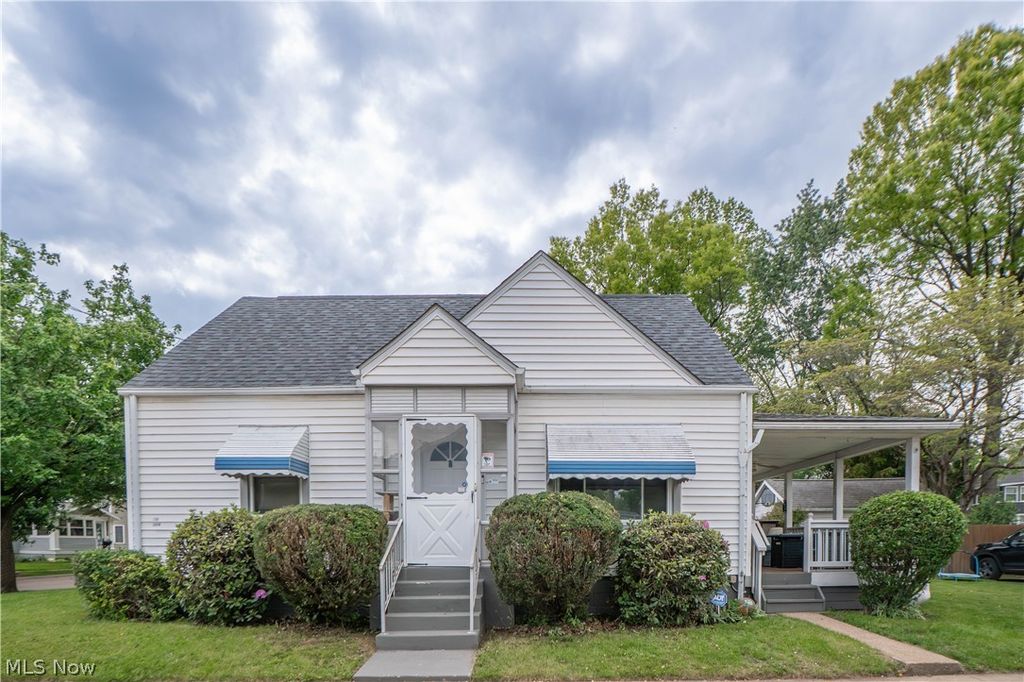 1761 Shaw Avenue, Akron, OH 44305
