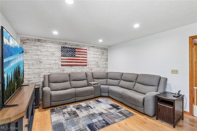 964 Dock Road, Madison, OH 44057