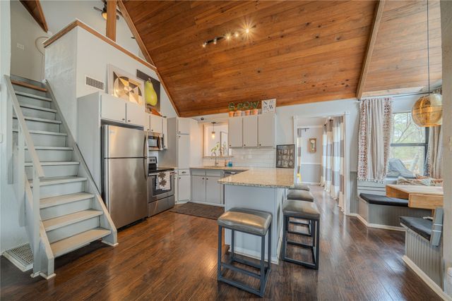 105 E Barker Creek, Scroggins, TX 75480