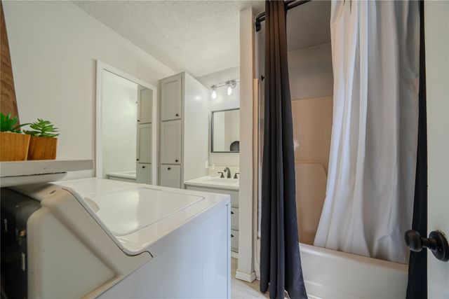 105 E Barker Creek, Scroggins, TX 75480