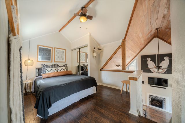 105 E Barker Creek, Scroggins, TX 75480