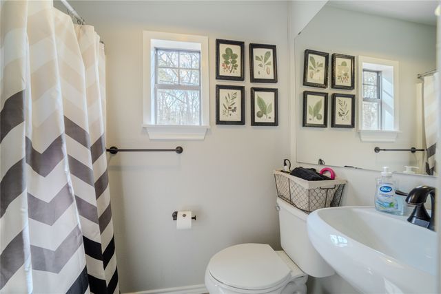 105 E Barker Creek, Scroggins, TX 75480