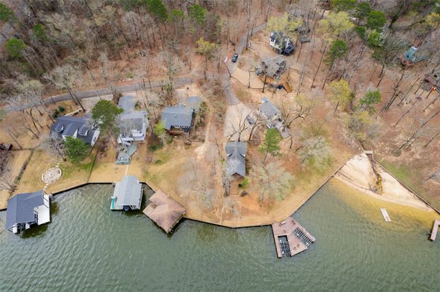 105 E Barker Creek, Scroggins, TX 75480