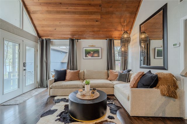 105 E Barker Creek, Scroggins, TX 75480