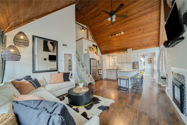 105 E Barker Creek, Scroggins, TX 75480