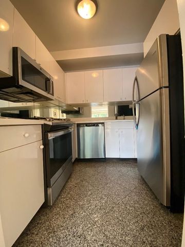 116 Central Park S Apt 5D, New York City, NY 10019