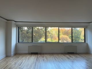 116 Central Park S Apt 5D, New York City, NY 10019