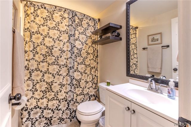 14 Bridlewood Drive, Lockport City, NY 14094