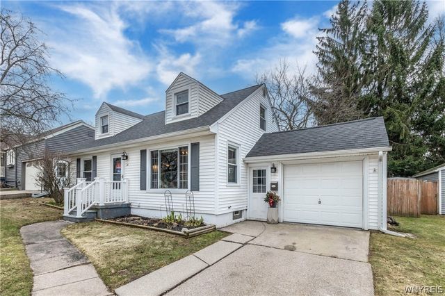 14 Bridlewood Drive, Lockport City, NY 14094