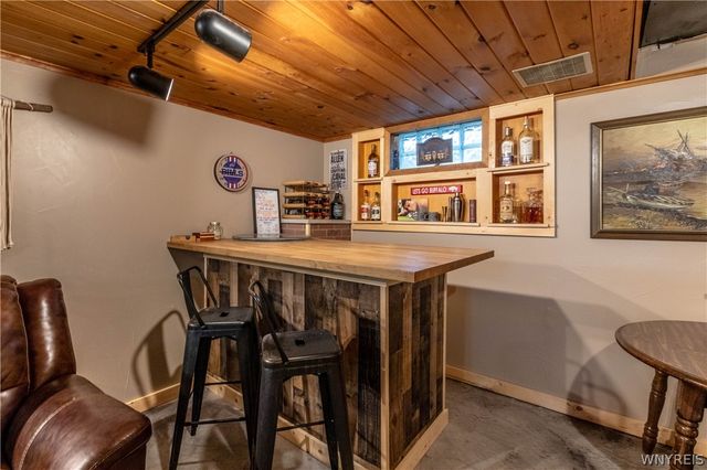 14 Bridlewood Drive, Lockport City, NY 14094