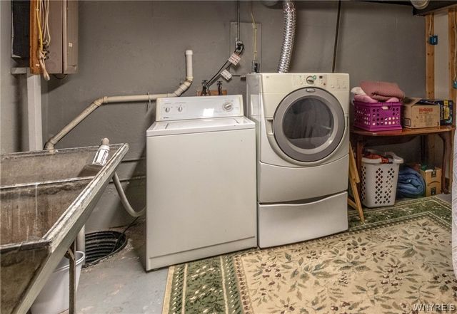 14 Bridlewood Drive, Lockport City, NY 14094