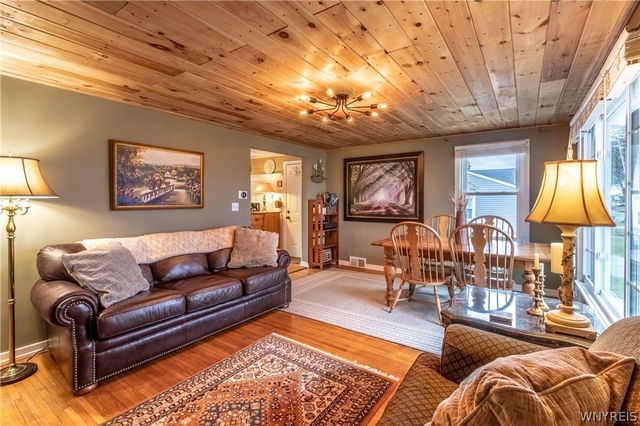 14 Bridlewood Drive, Lockport City, NY 14094