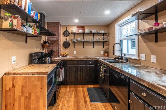 14 Bridlewood Drive, Lockport City, NY 14094