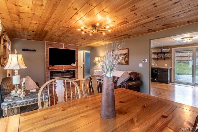 14 Bridlewood Drive, Lockport City, NY 14094