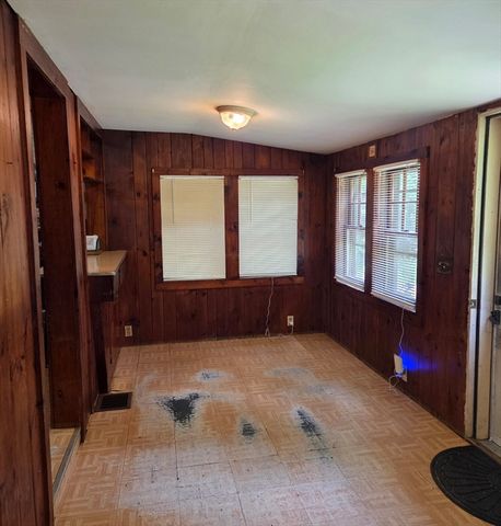 276 Pine St, Leicester, MA 01524