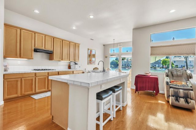 3251 Port Pacific Ln, Elk Grove, CA 95758