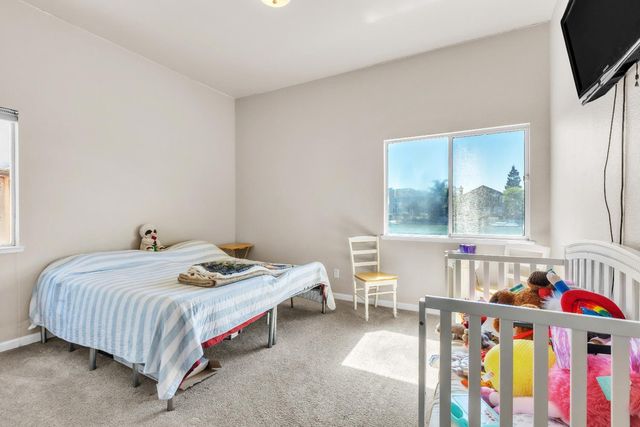 3251 Port Pacific Ln, Elk Grove, CA 95758