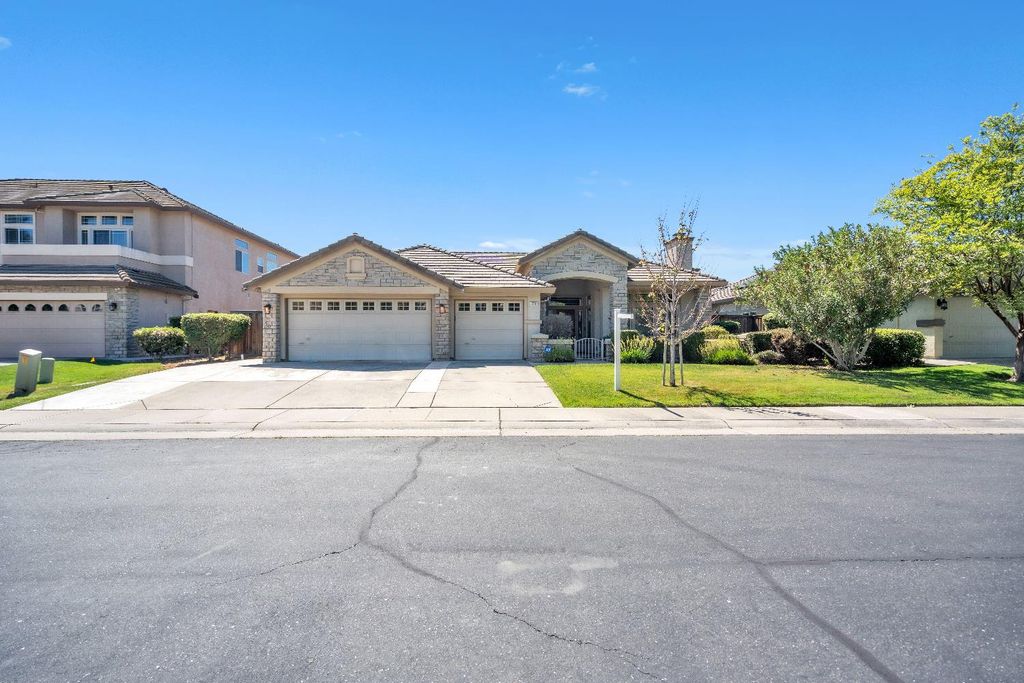 3251 Port Pacific Ln, Elk Grove, CA 95758