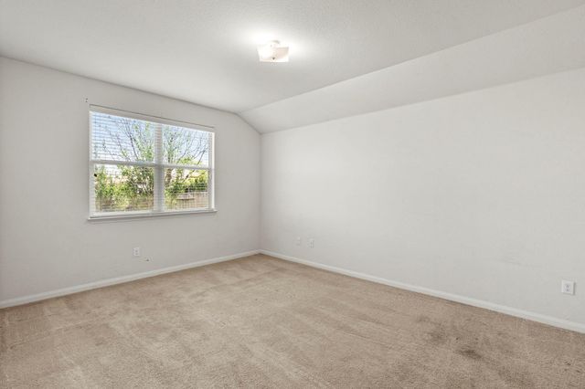112 Major Lee LN, Jarrell, TX 76537