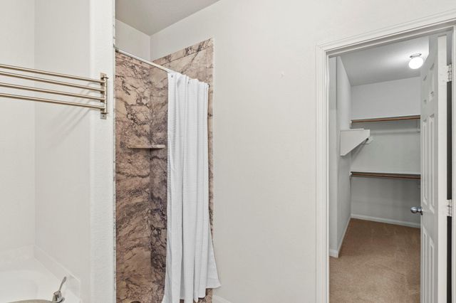 112 Major Lee LN, Jarrell, TX 76537