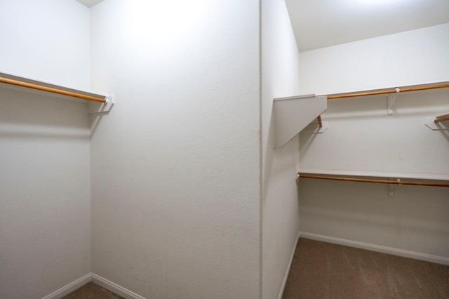 112 Major Lee LN, Jarrell, TX 76537