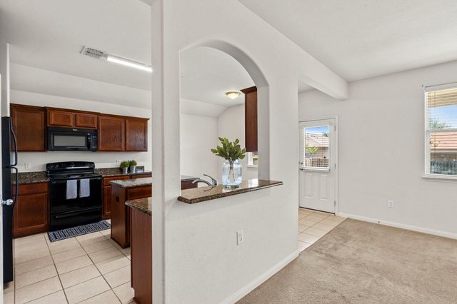 112 Major Lee LN, Jarrell, TX 76537