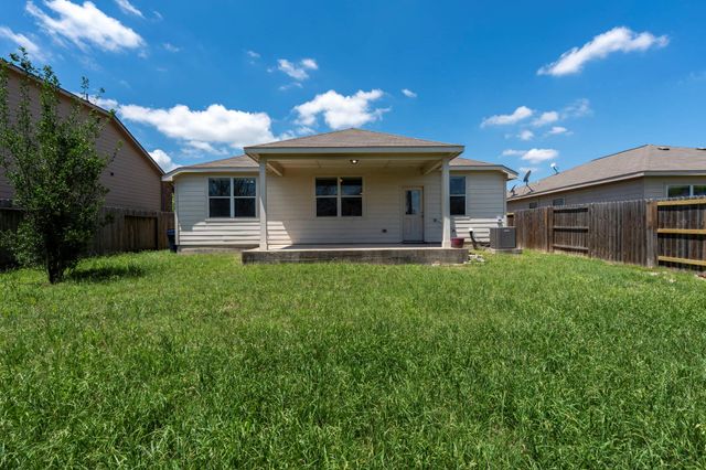 112 Major Lee LN, Jarrell, TX 76537