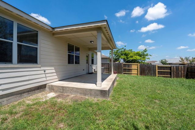 112 Major Lee LN, Jarrell, TX 76537