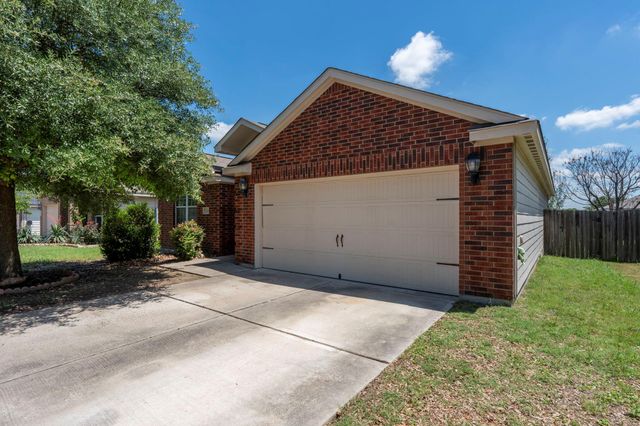 112 Major Lee LN, Jarrell, TX 76537