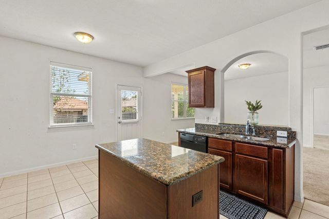 112 Major Lee LN, Jarrell, TX 76537