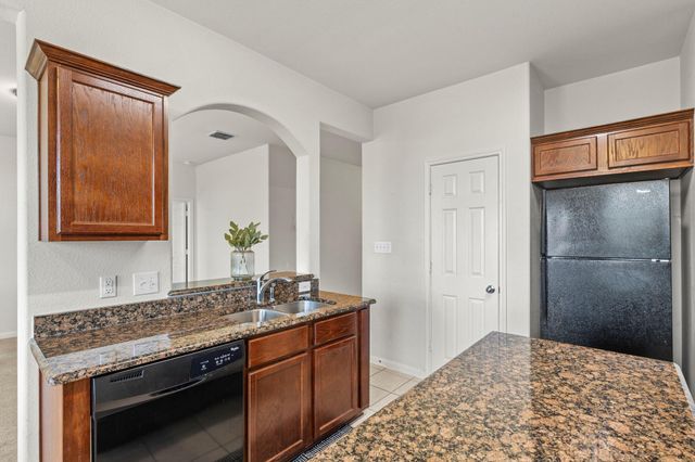 112 Major Lee LN, Jarrell, TX 76537