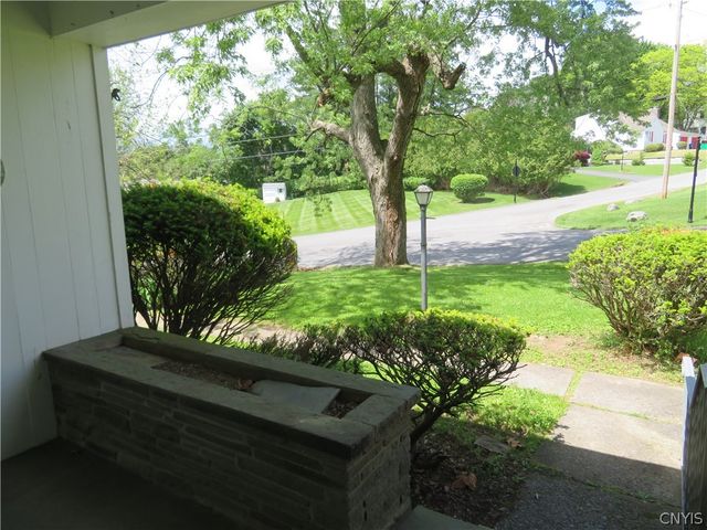 22 Forest Road, New Hartford, NY 13413
