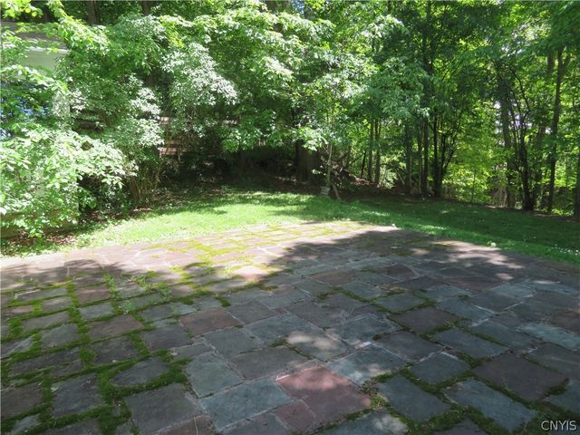 22 Forest Road, New Hartford, NY 13413