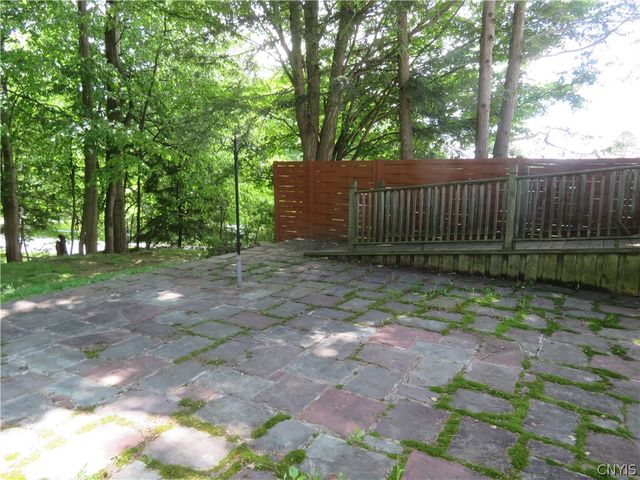 22 Forest Road, New Hartford, NY 13413
