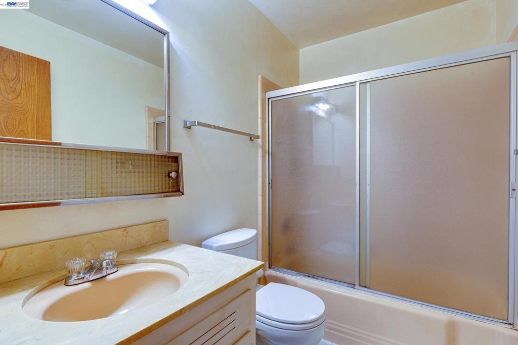Image 11 of property listing at 339 Broadway 307, Alameda, CA 94501