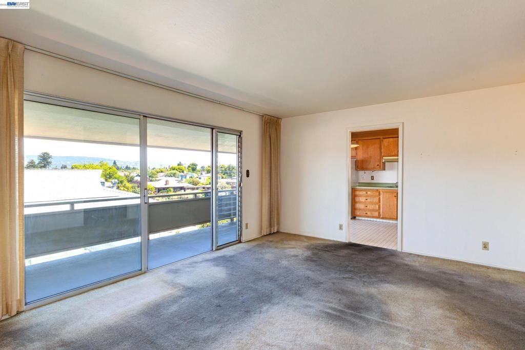 Image 6 of property listing at 339 Broadway 307, Alameda, CA 94501