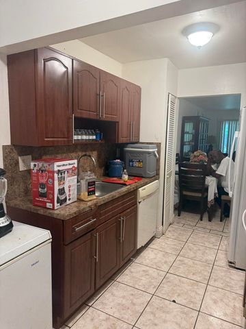 8450 LAGOS DE CAMPO Boulevard 107, Tamarac, FL 33321