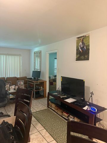 8450 LAGOS DE CAMPO Boulevard 107, Tamarac, FL 33321